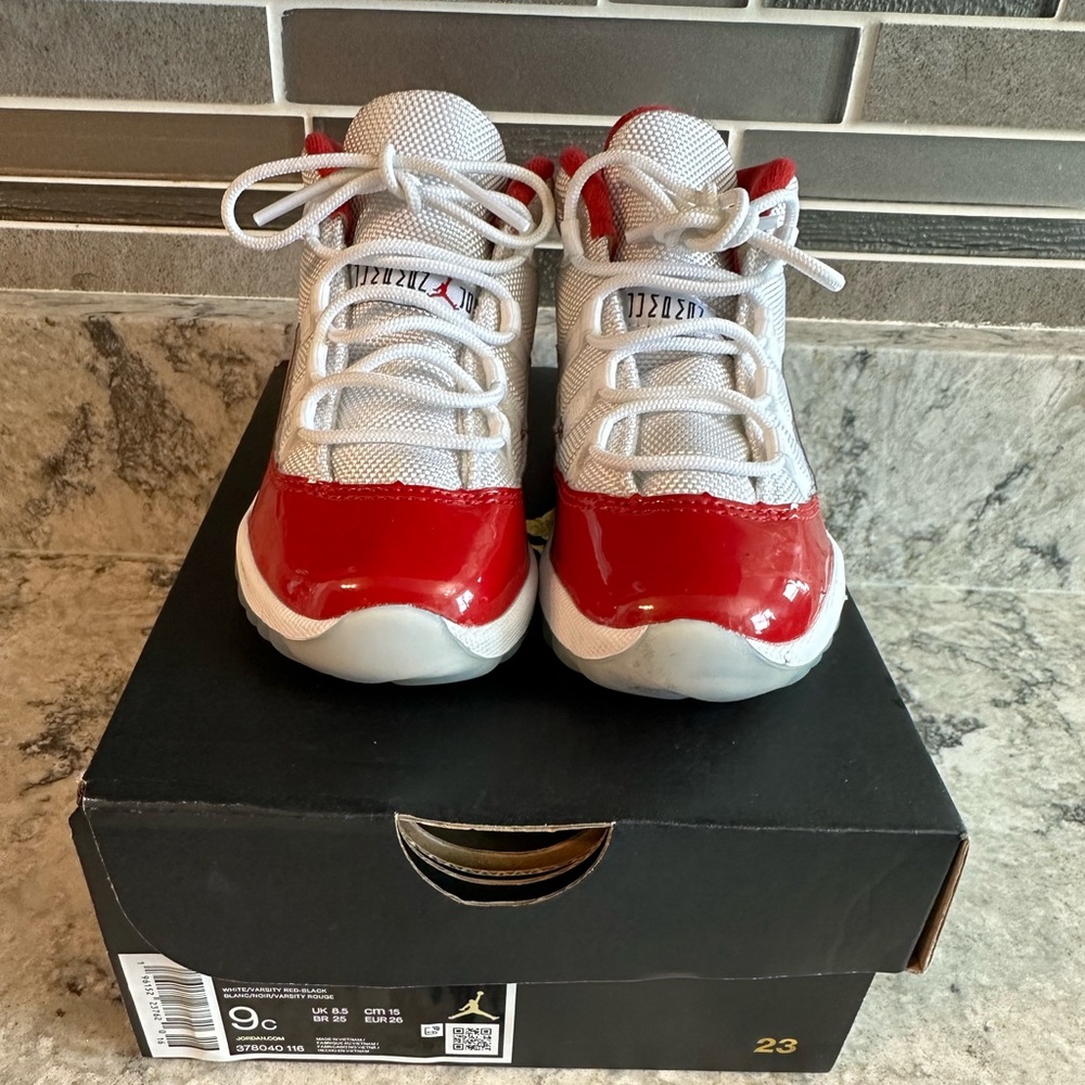 Jordan Retro 11 preschool sneakers